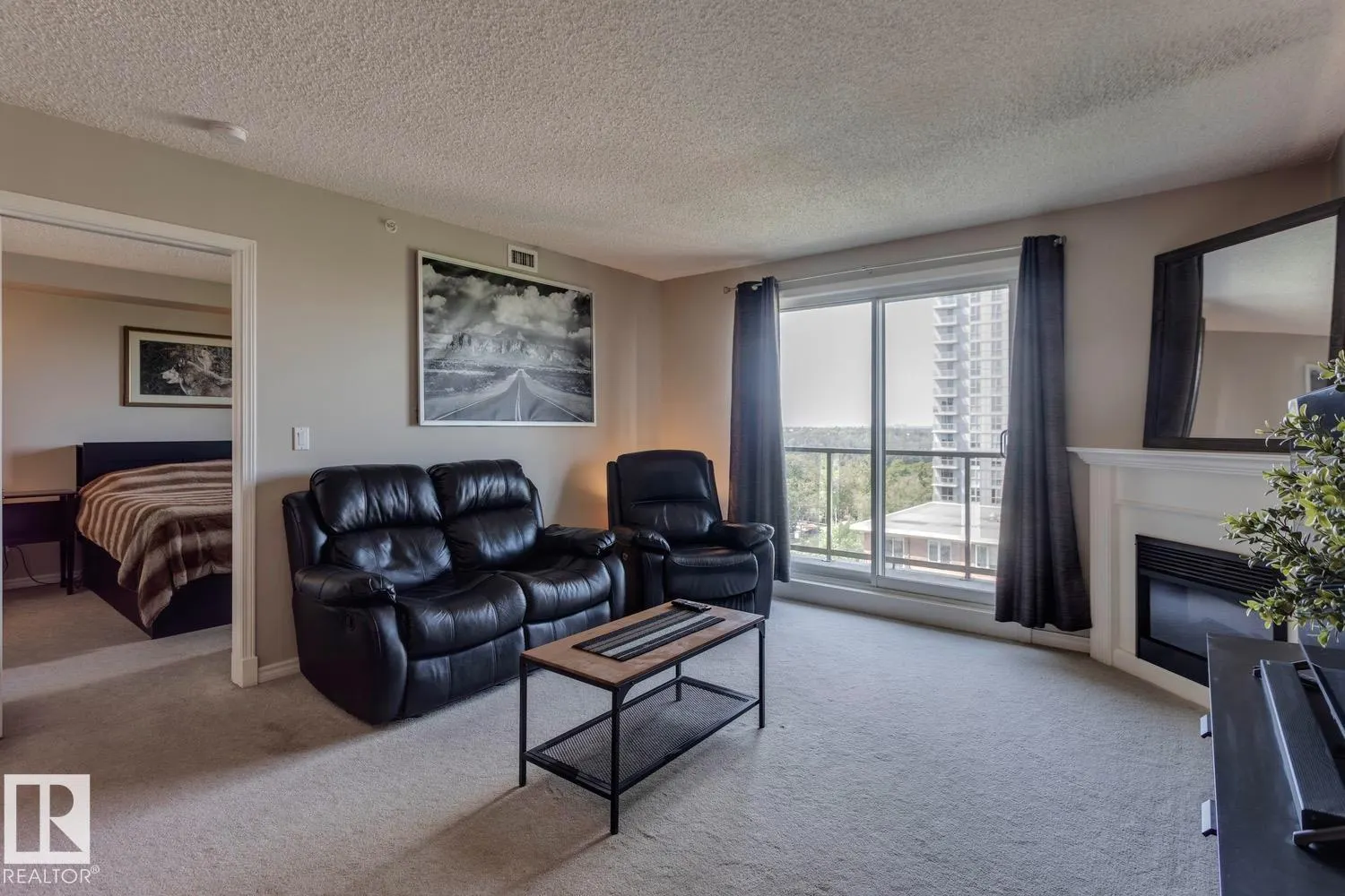 #1004 9741 110 ST NW