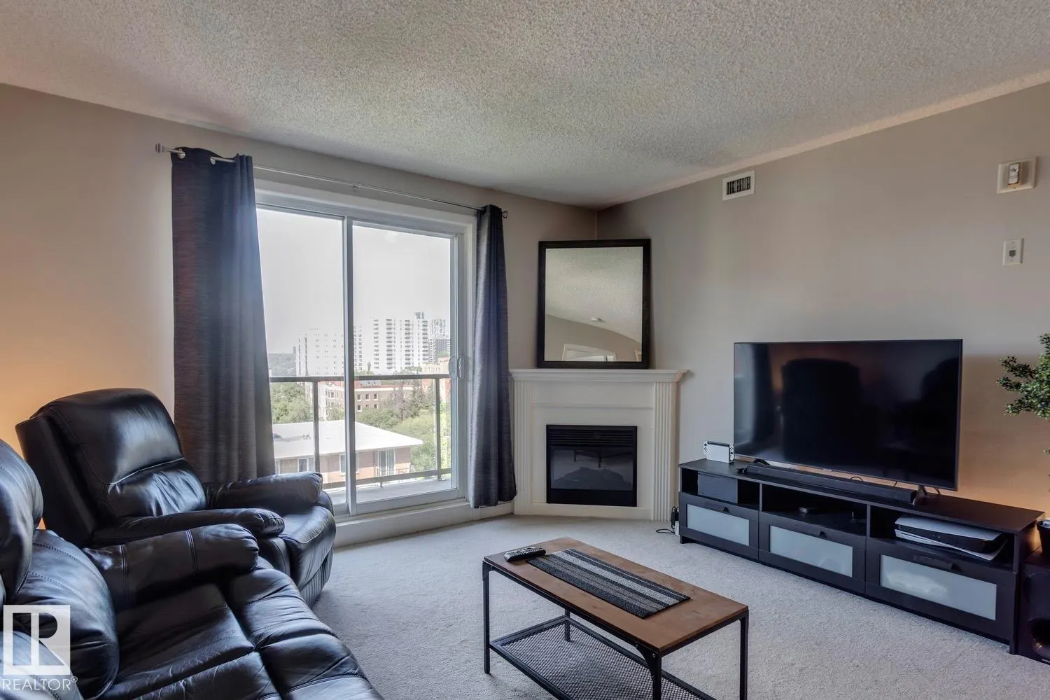 #1004 9741 110 ST NW