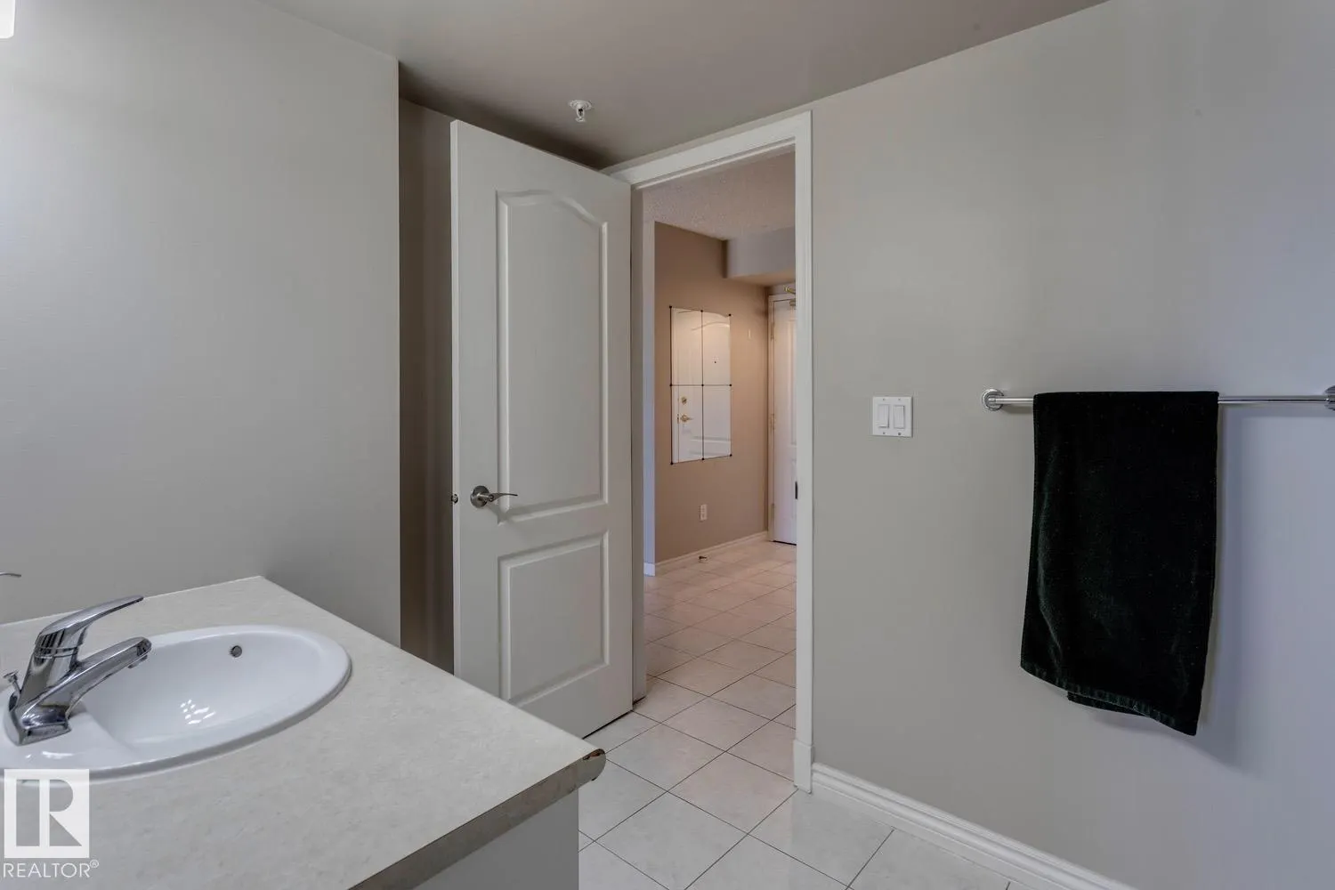 #1004 9741 110 ST NW