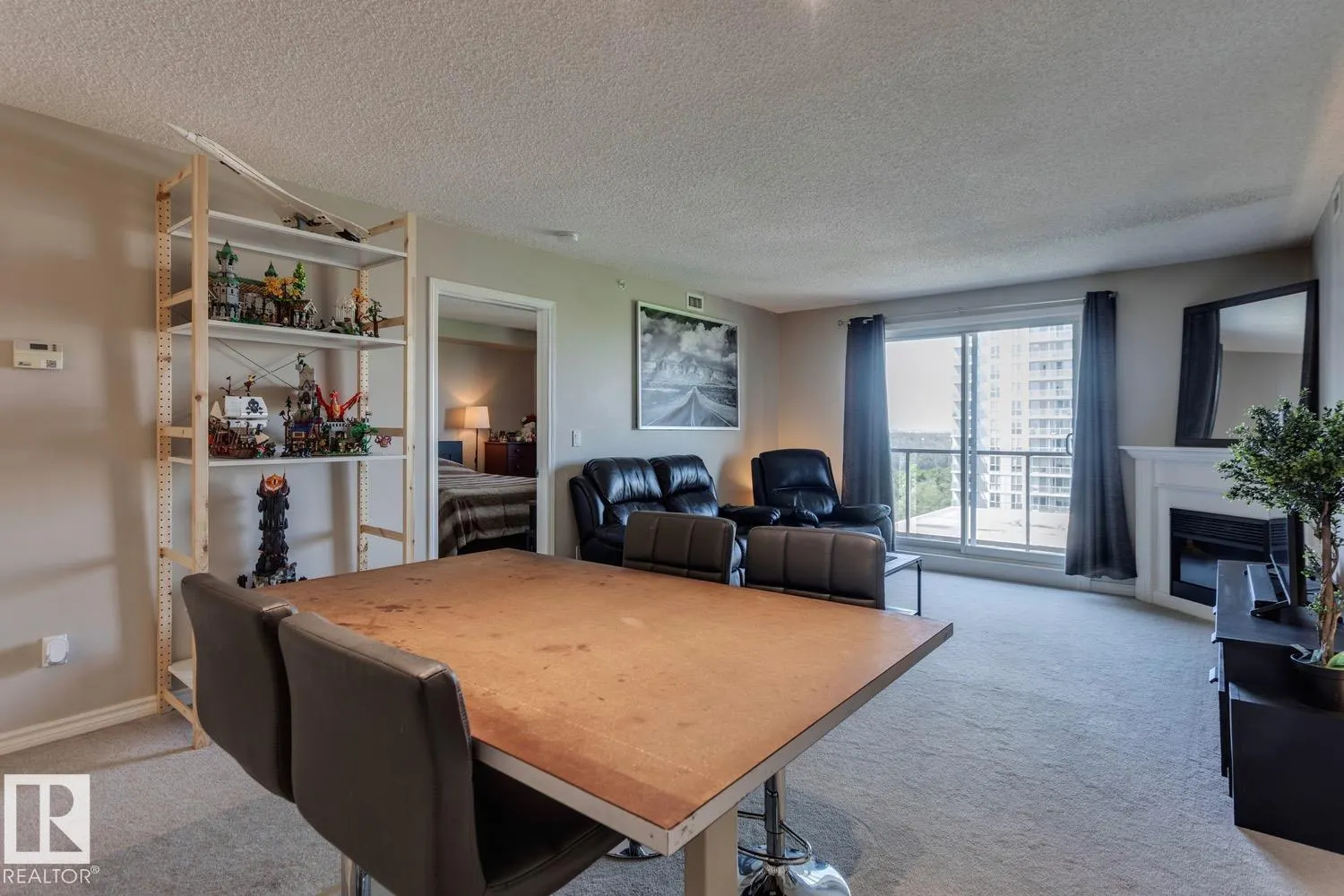 #1004 9741 110 ST NW