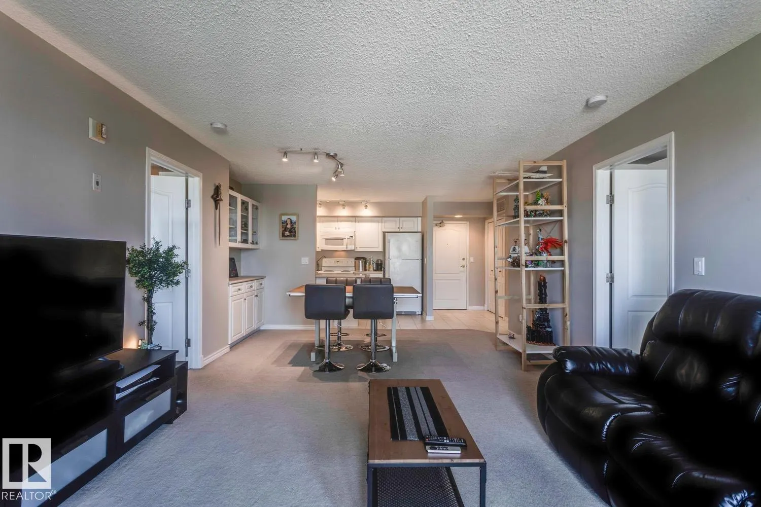 #1004 9741 110 ST NW