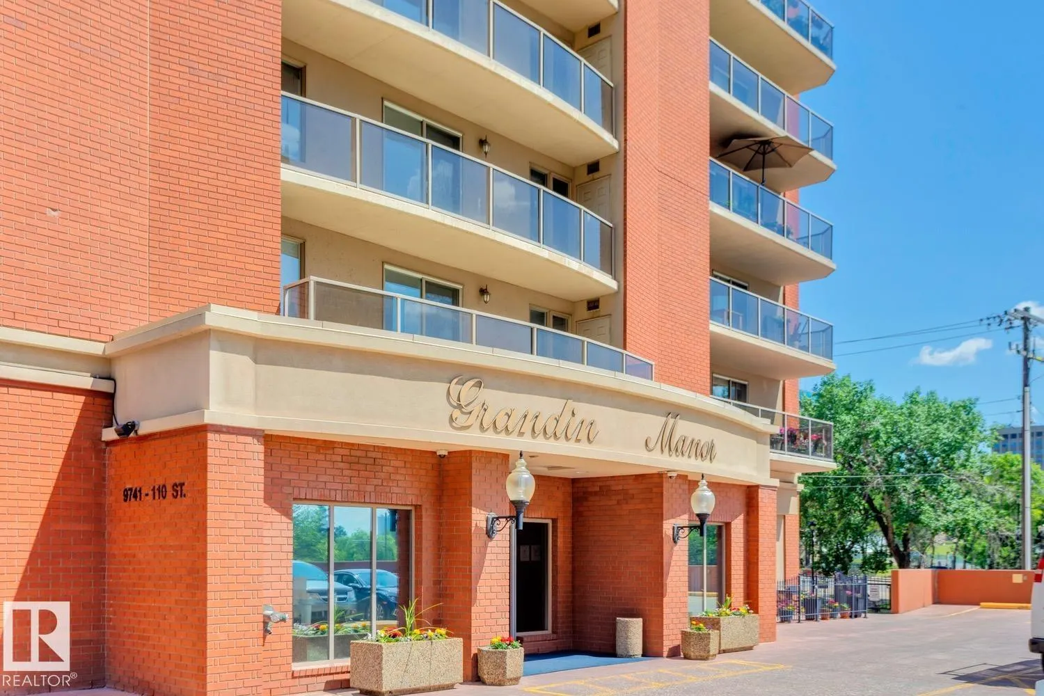 #1004 9741 110 ST NW