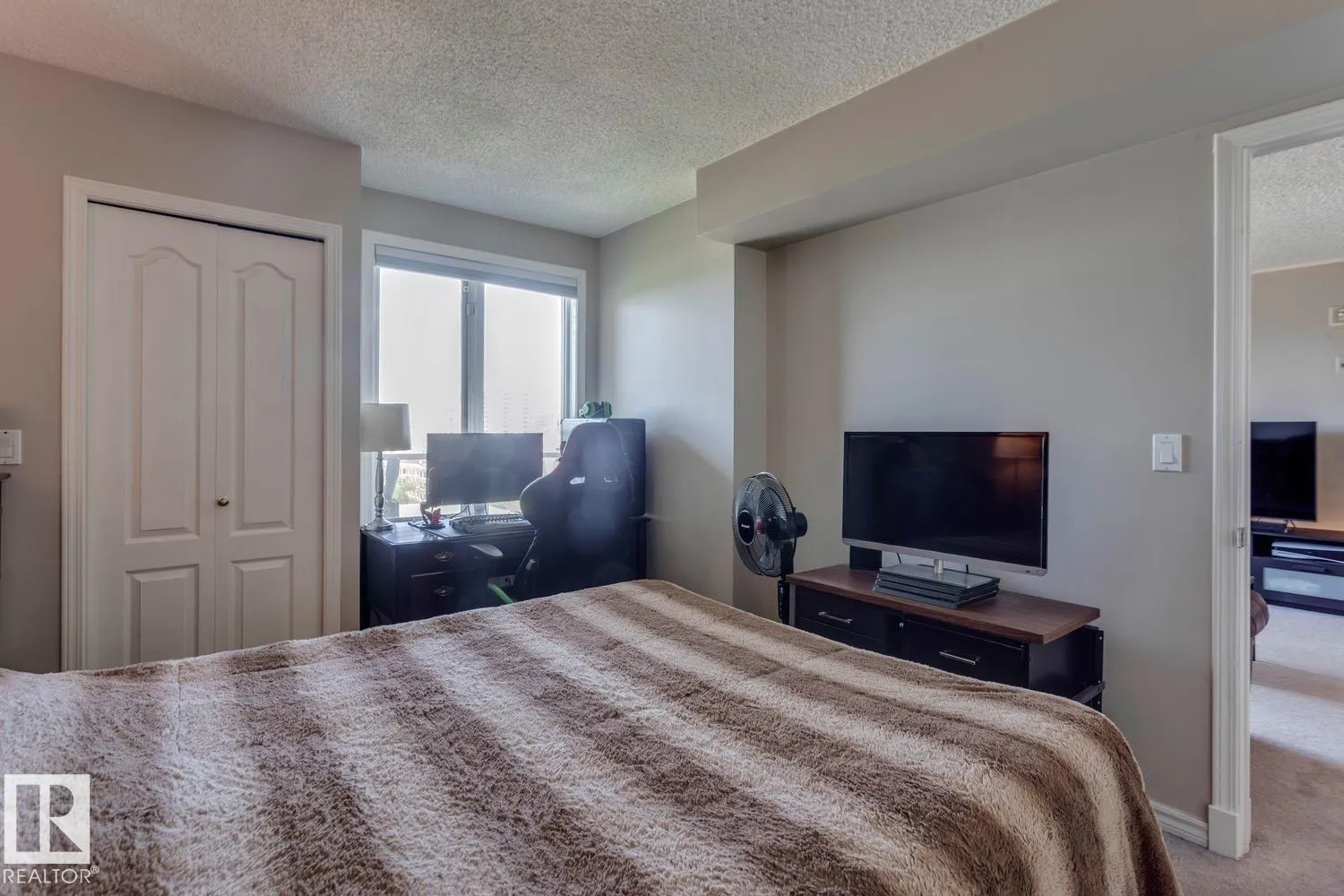 #1004 9741 110 ST NW