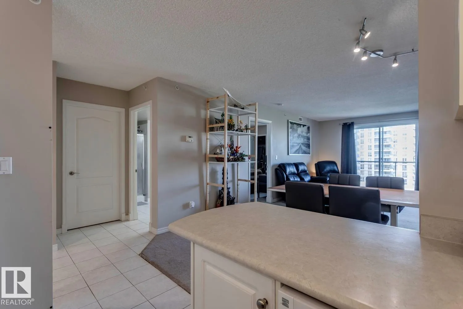#1004 9741 110 ST NW