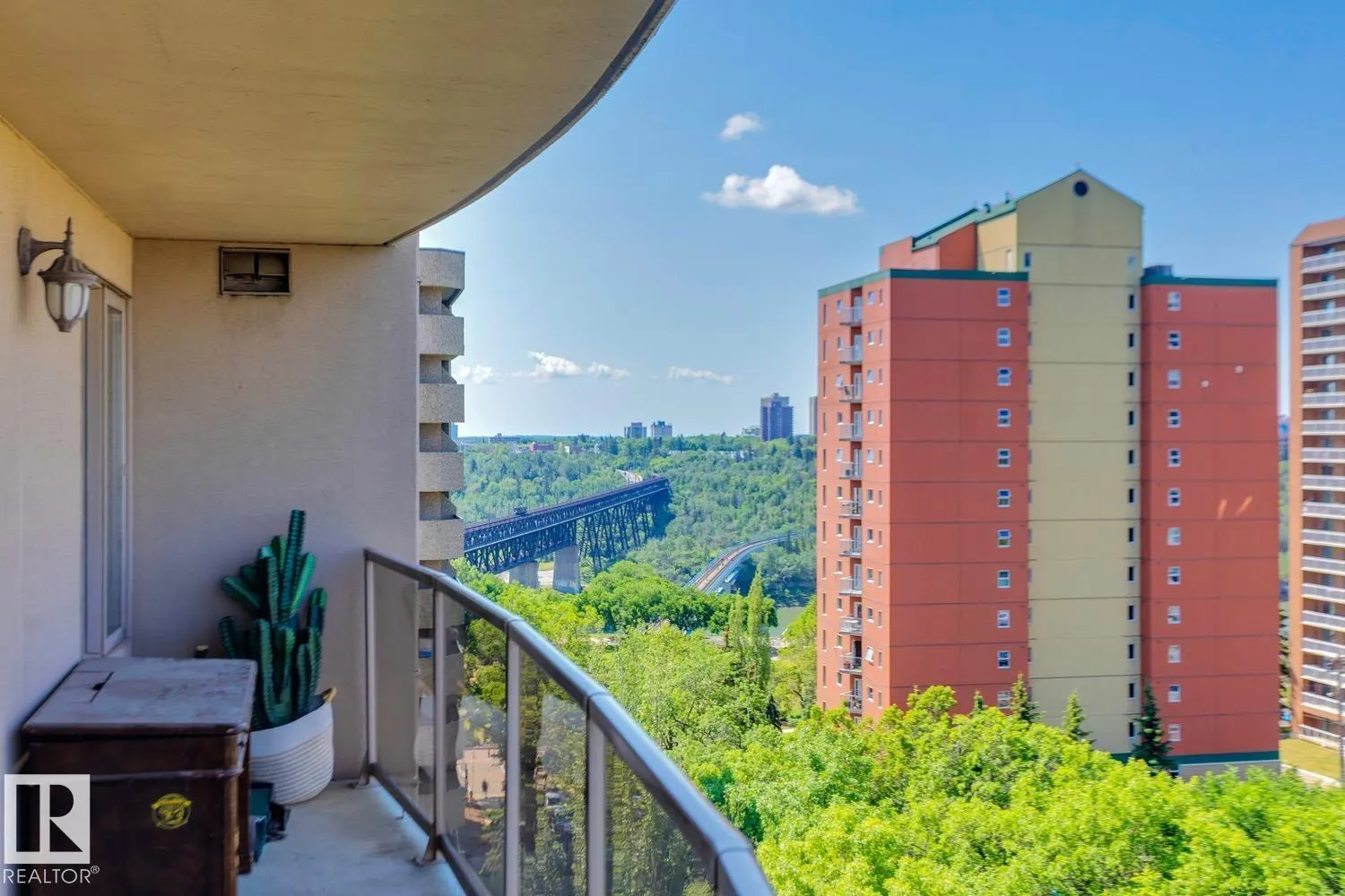 #1004 9741 110 ST NW