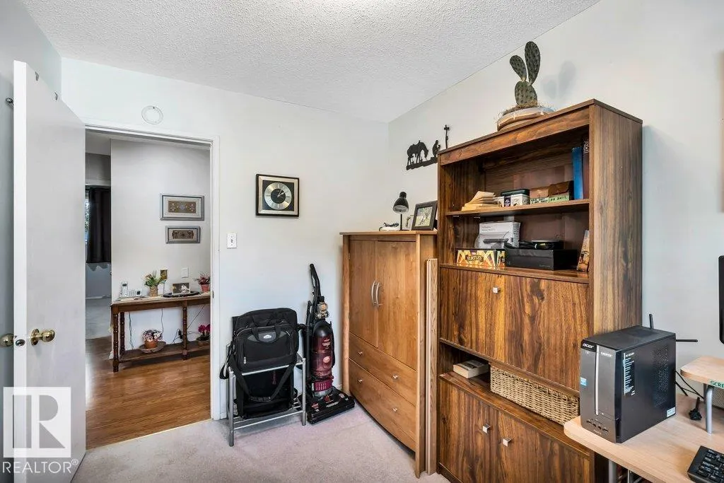 100 AKINS DR