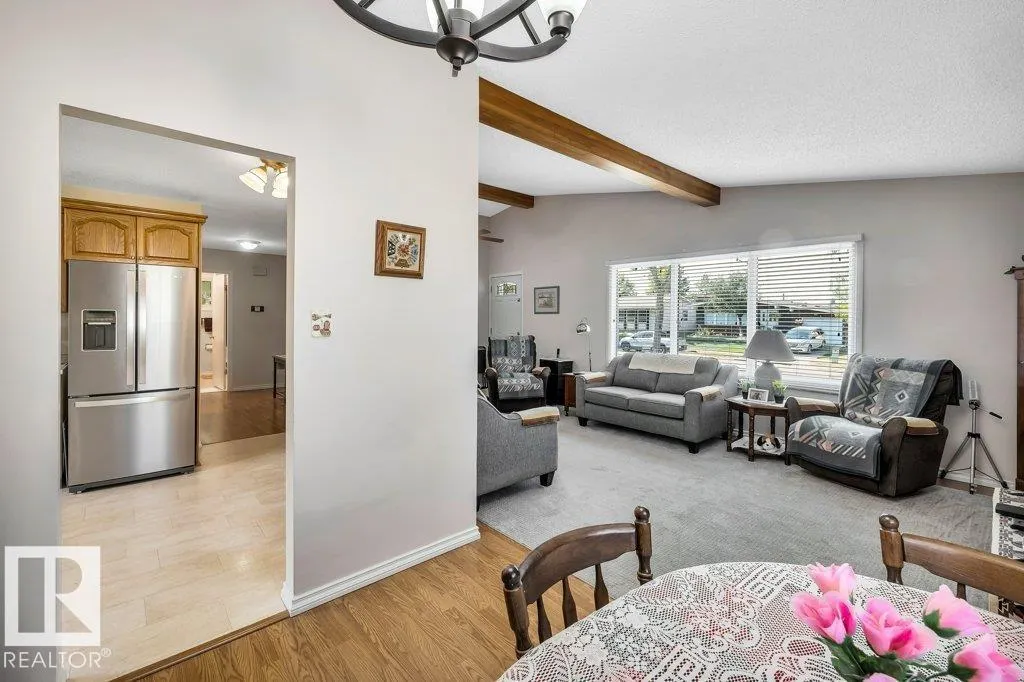 100 AKINS DR