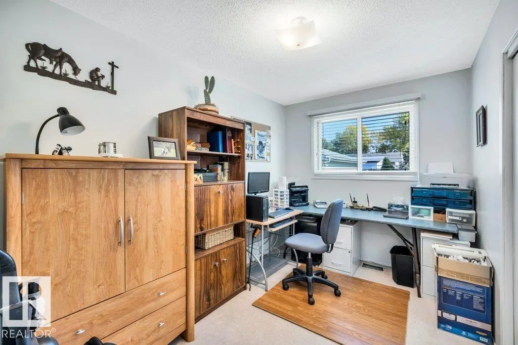 100 AKINS DR