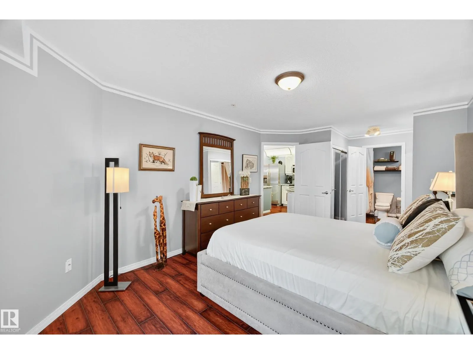 #101 10308 114 ST NW