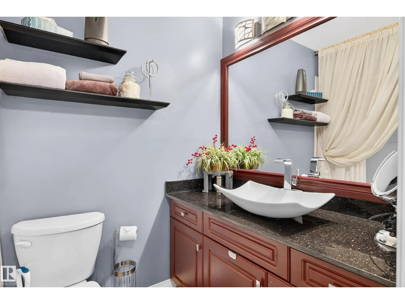 #101 10308 114 ST NW