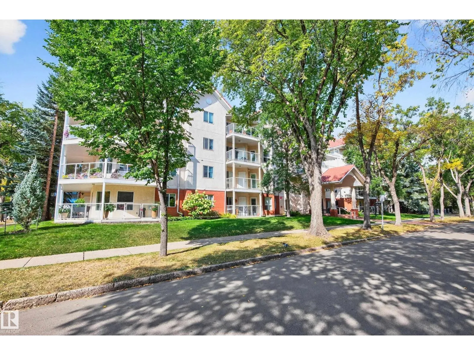 #101 10308 114 ST NW
