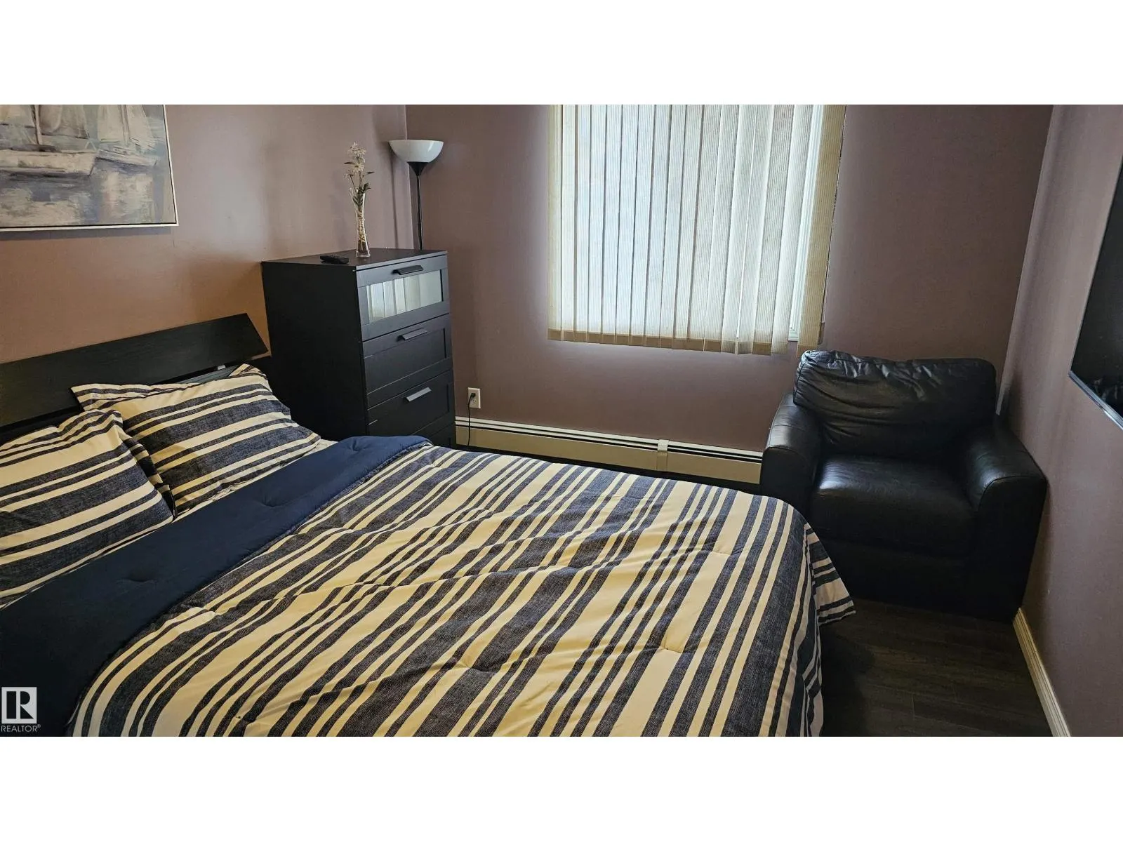 #301 9525 162 AV NW