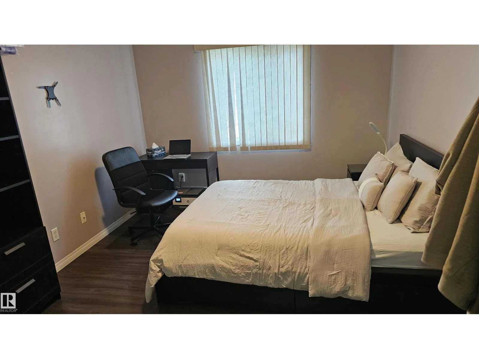#301 9525 162 AV NW