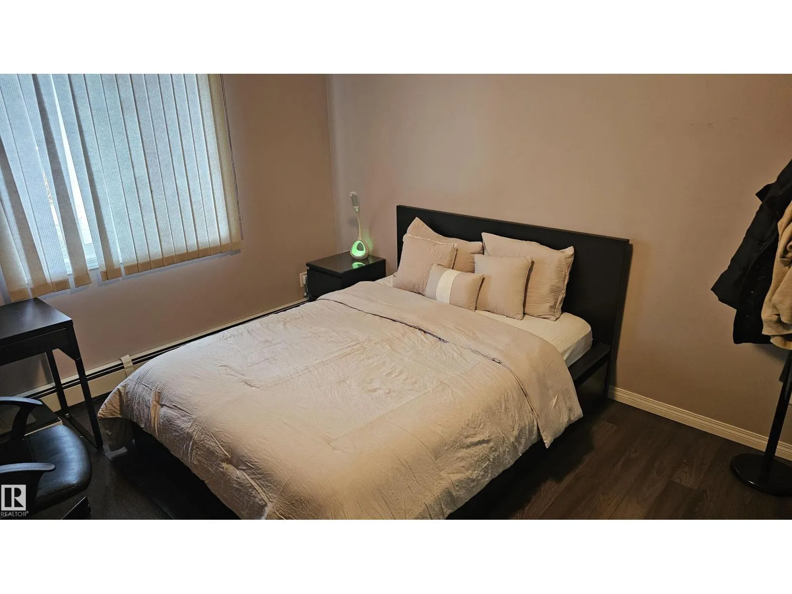 #301 9525 162 AV NW