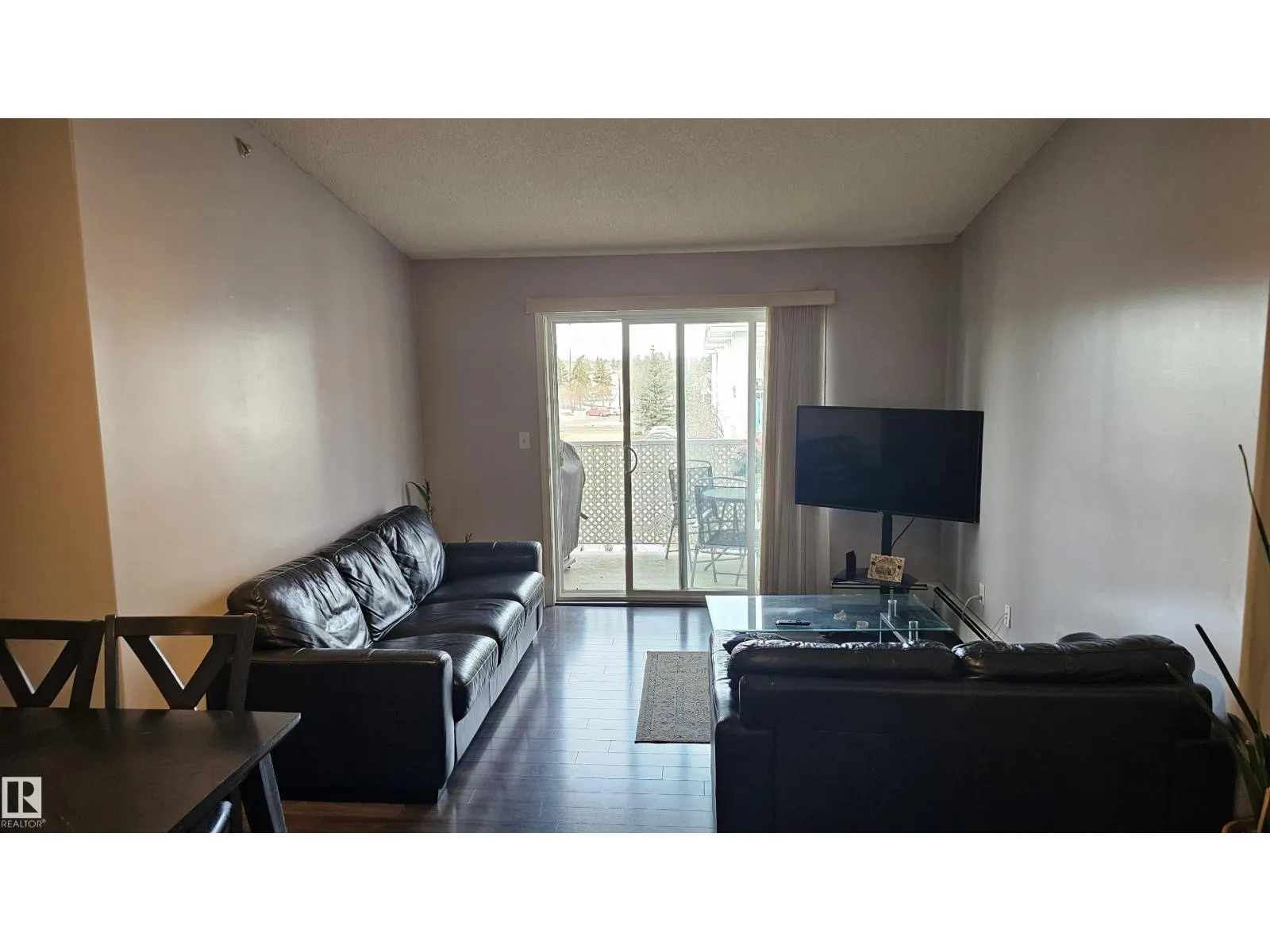 #301 9525 162 AV NW