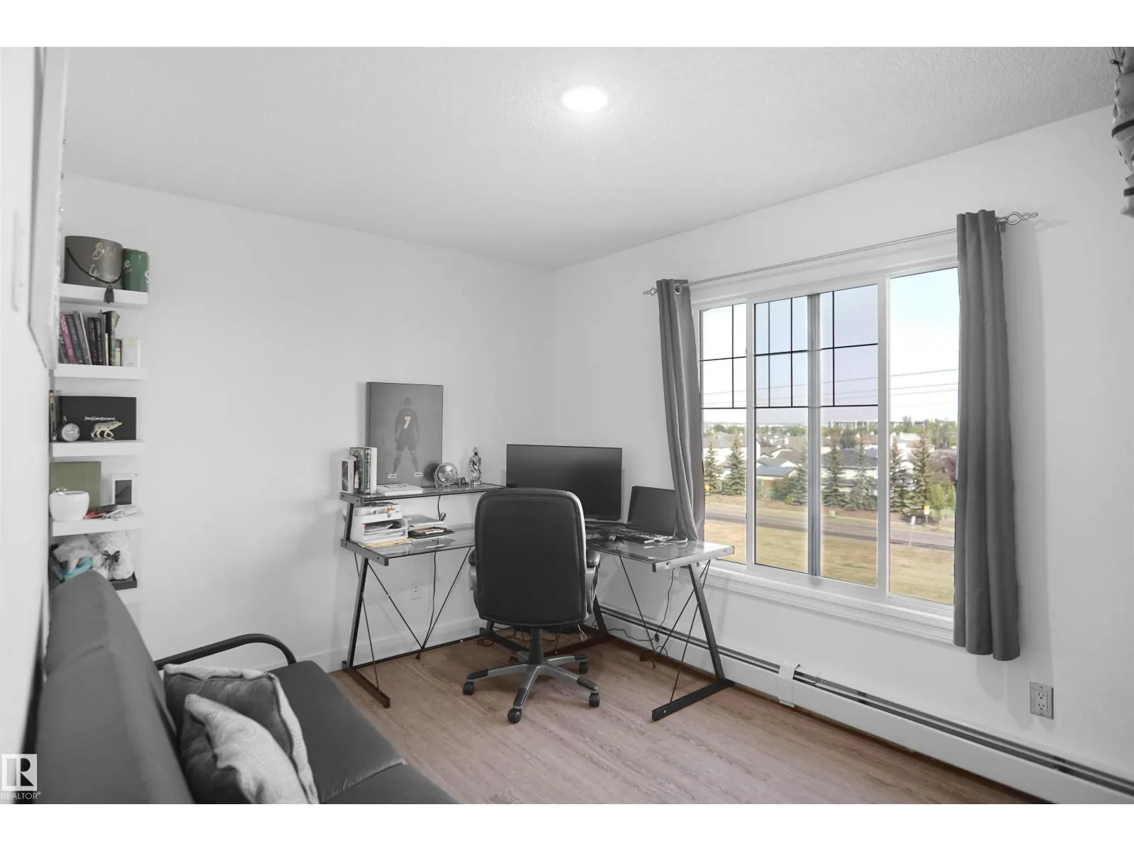 #403 15211 139 ST NW
