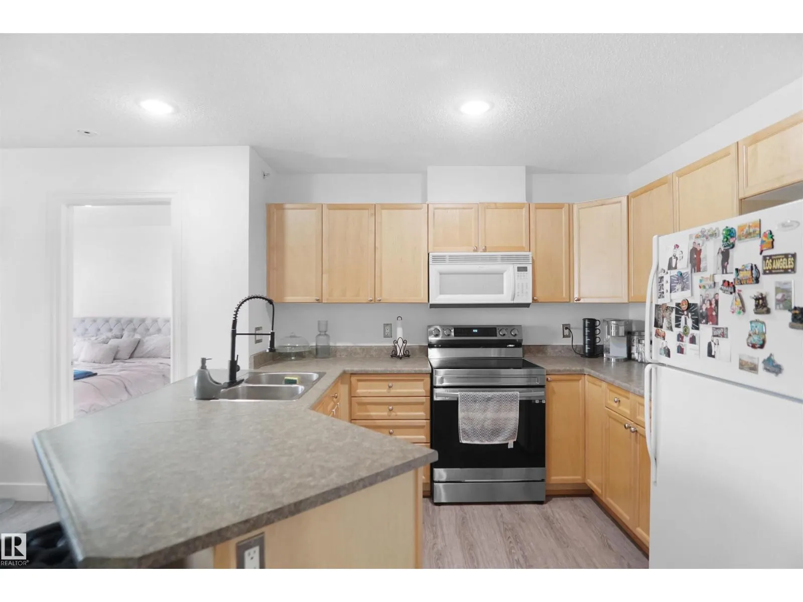 #403 15211 139 ST NW