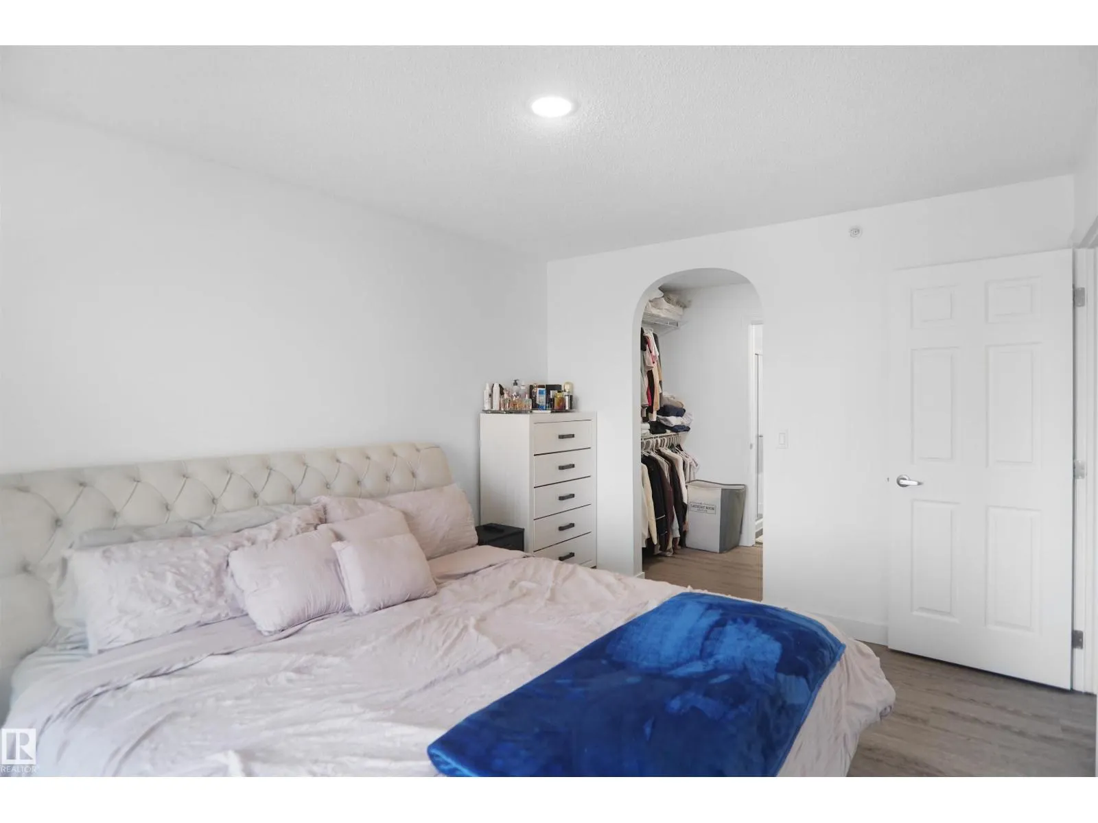 #403 15211 139 ST NW