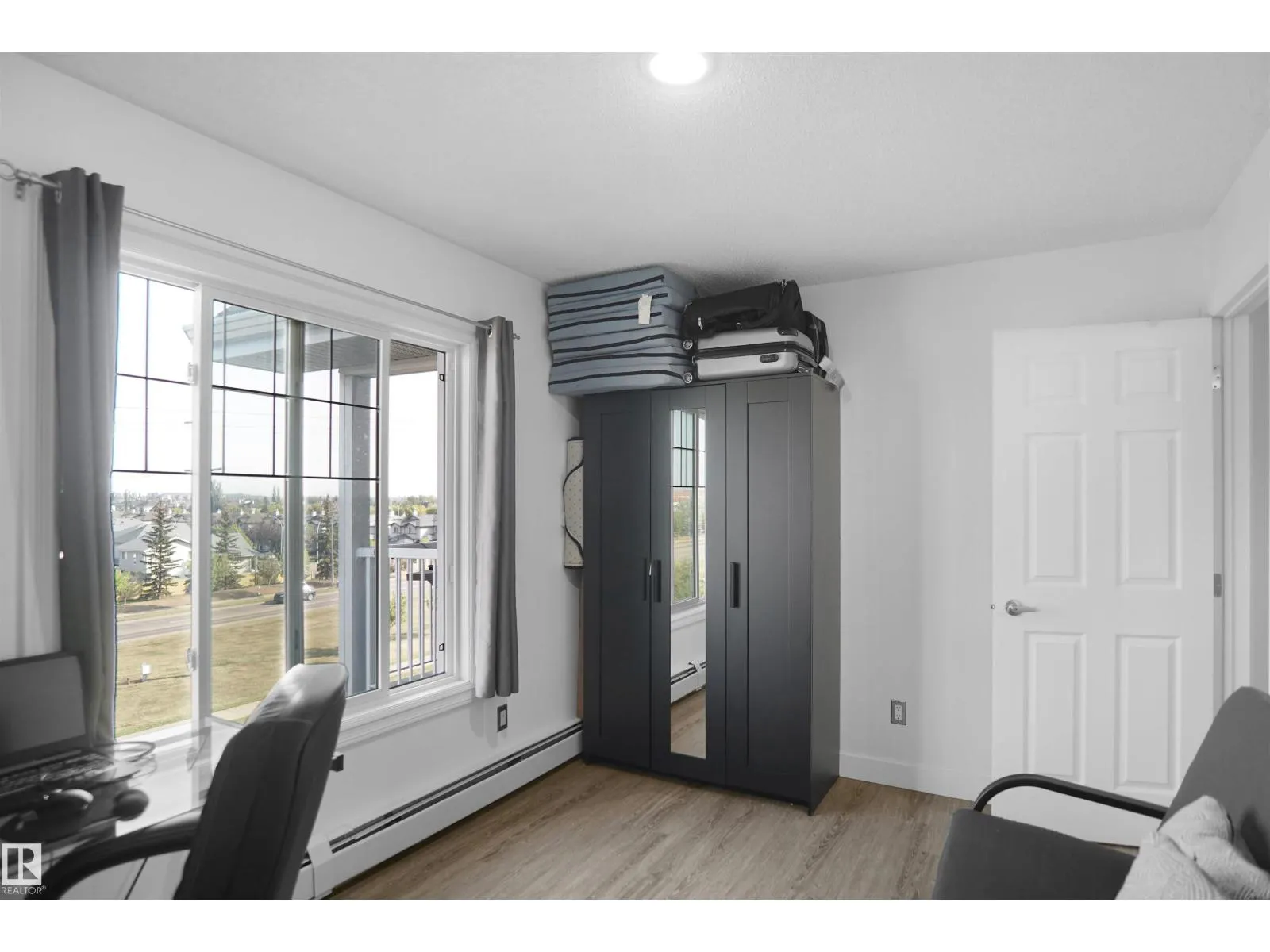 #403 15211 139 ST NW