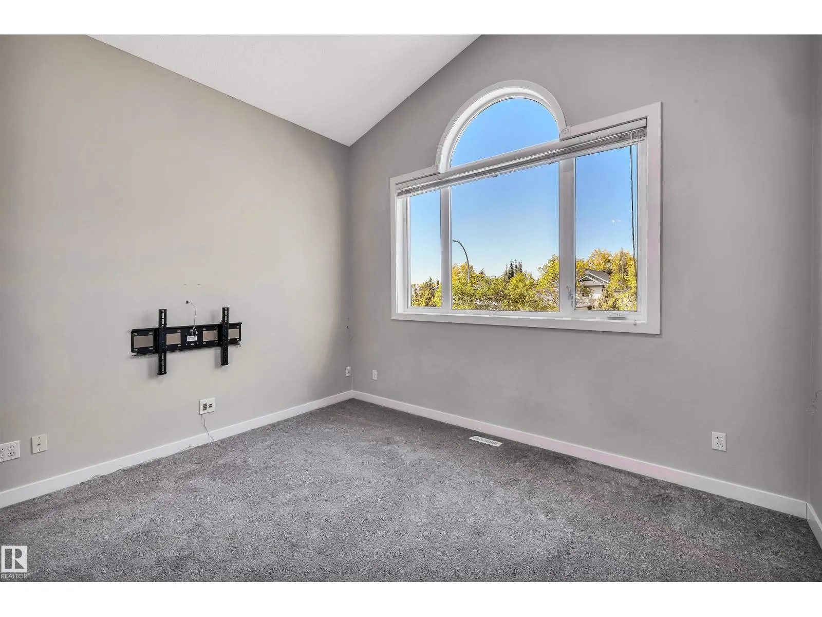 13 DUROCHER ST