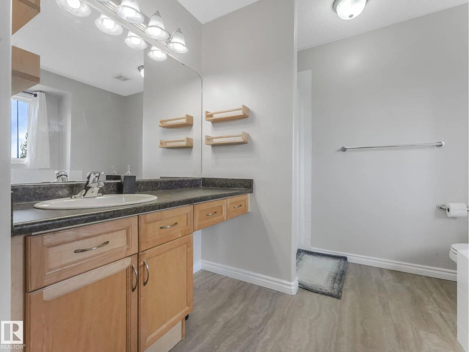 337 COWAN CR