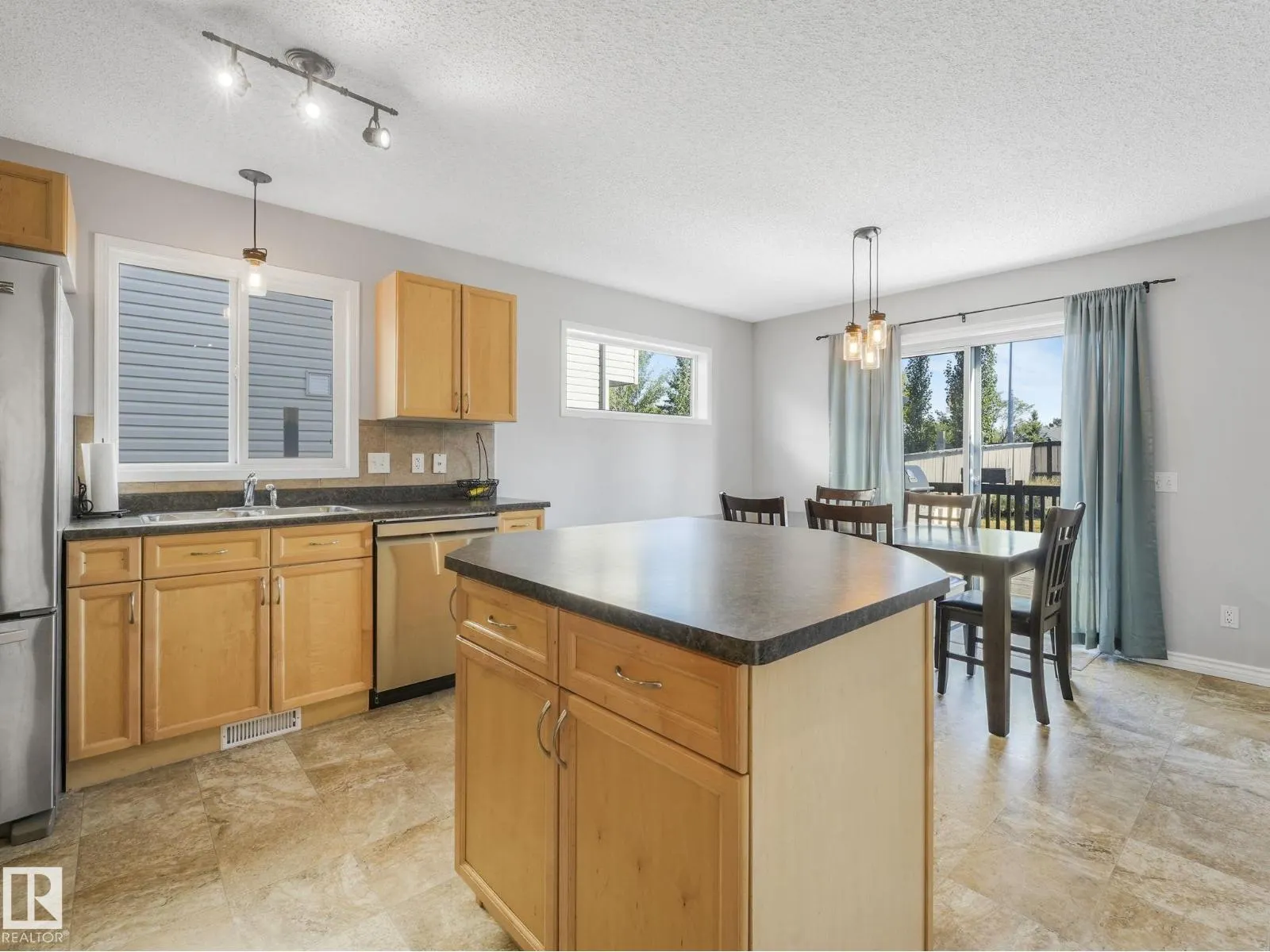 337 COWAN CR