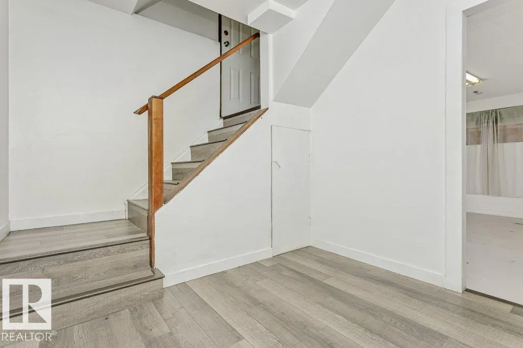 11248 85 ST NW