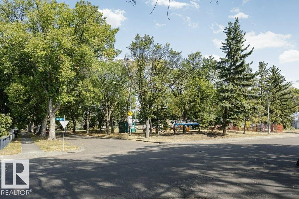 11248 85 ST NW
