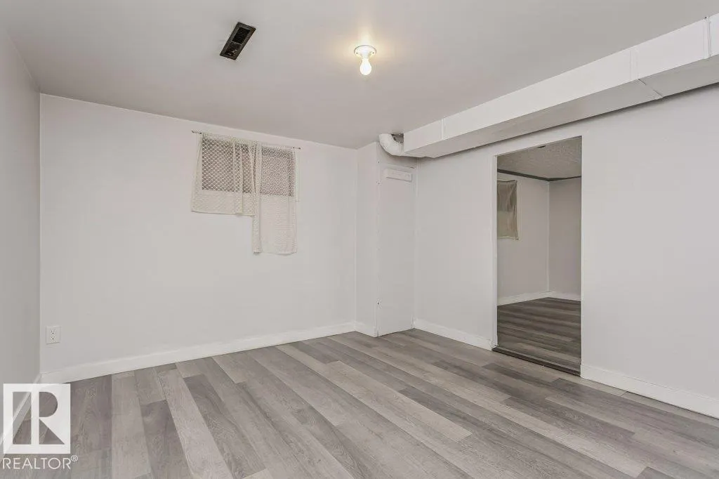 11248 85 ST NW