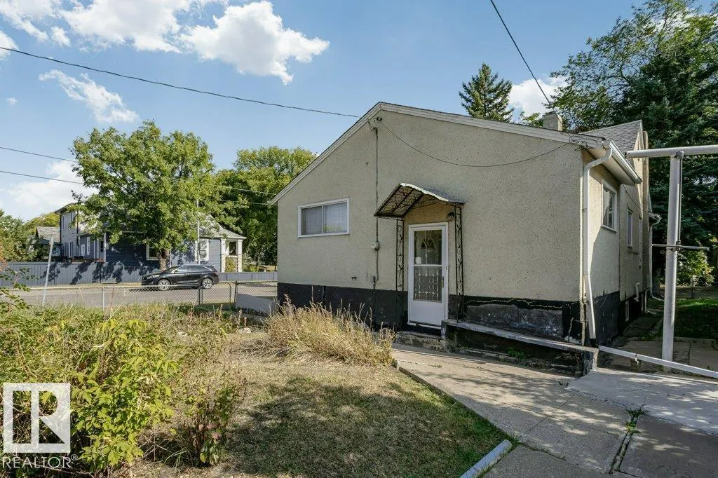 11248 85 ST NW