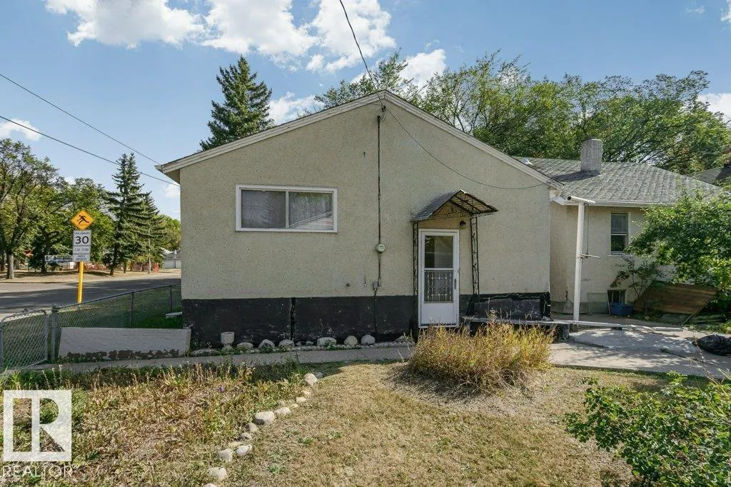 11248 85 ST NW