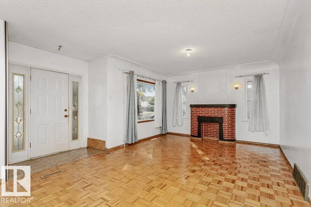 11248 85 ST NW