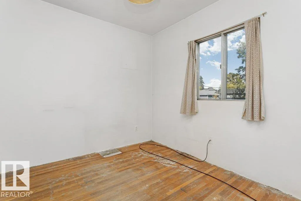 11248 85 ST NW