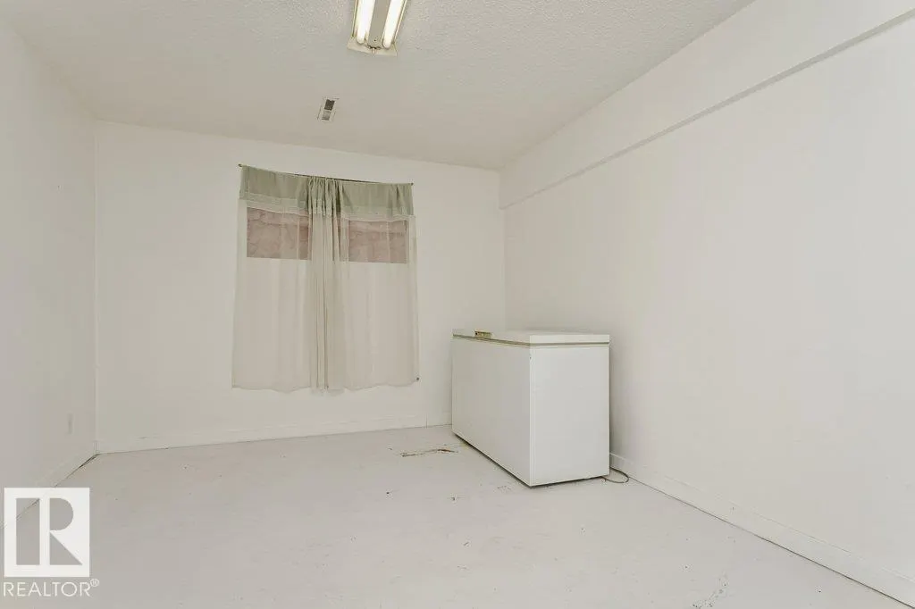 11248 85 ST NW