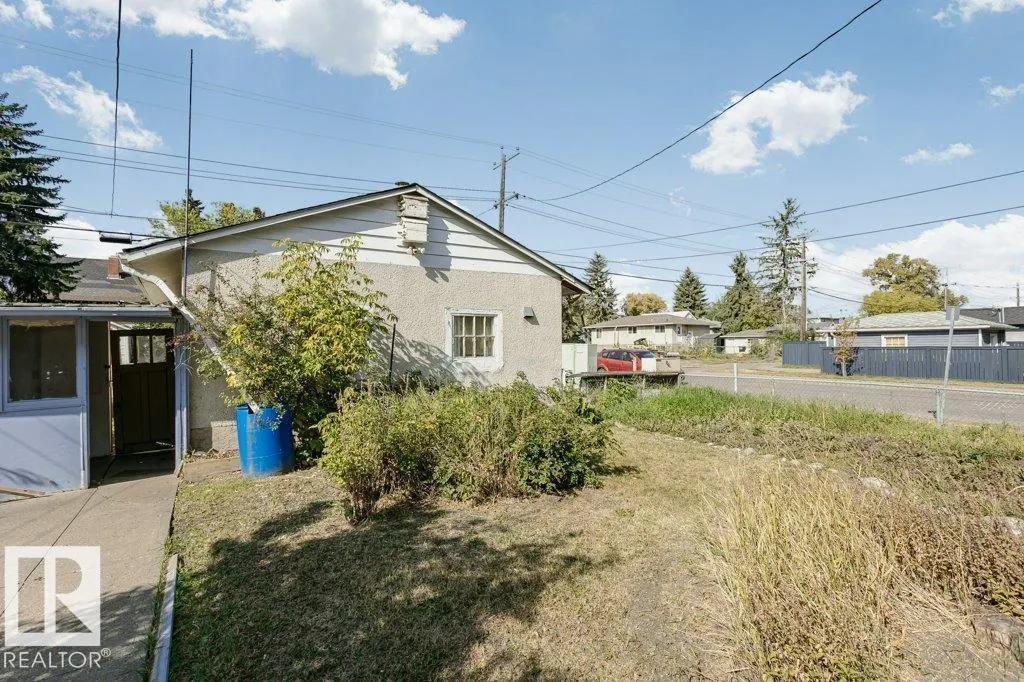 11248 85 ST NW