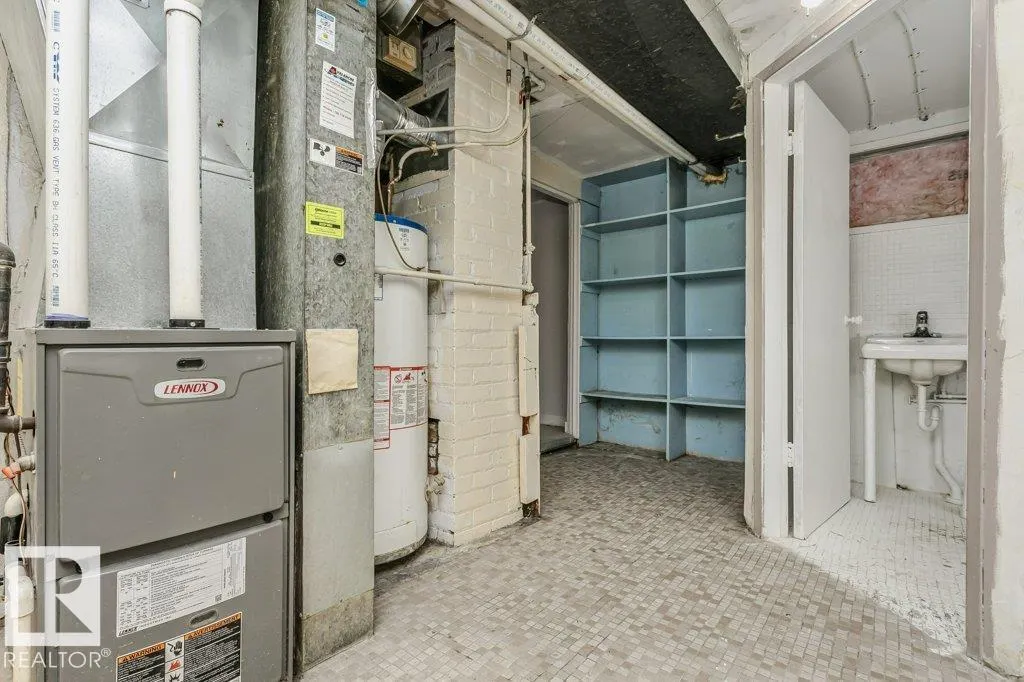 11248 85 ST NW