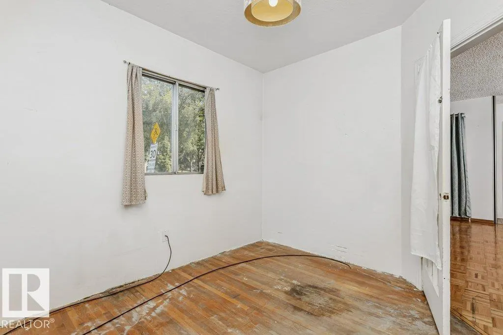 11248 85 ST NW