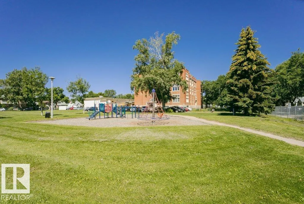 11248 85 ST NW