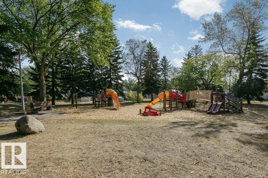 11248 85 ST NW