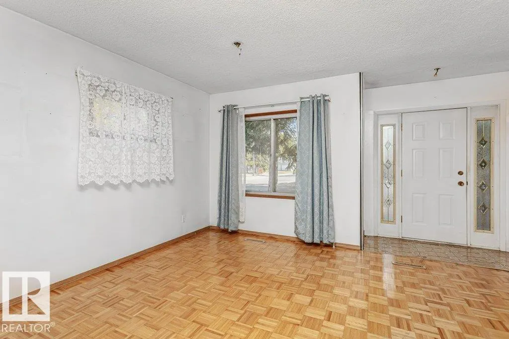 11248 85 ST NW