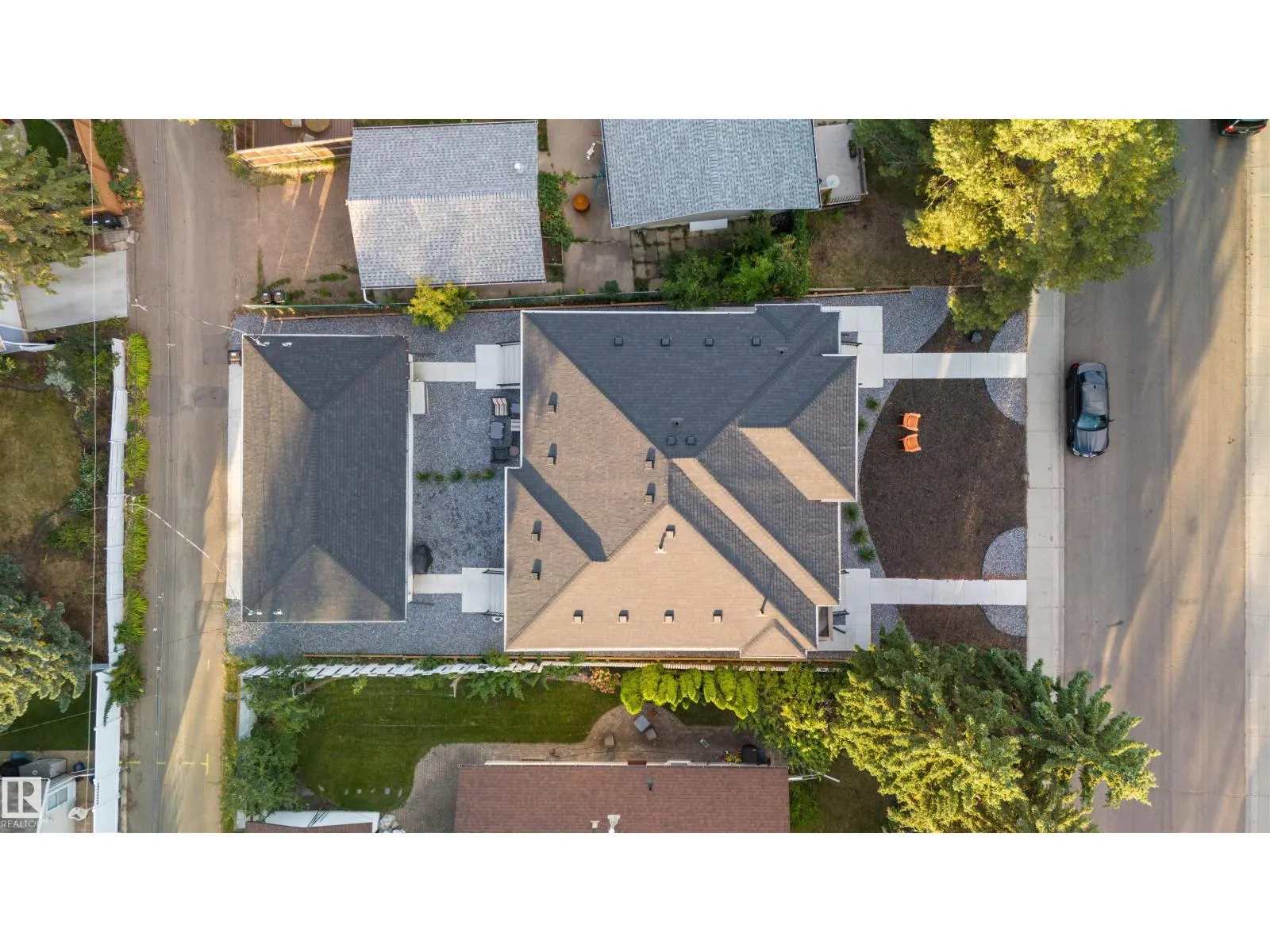11204 & 11206 55 AV NW