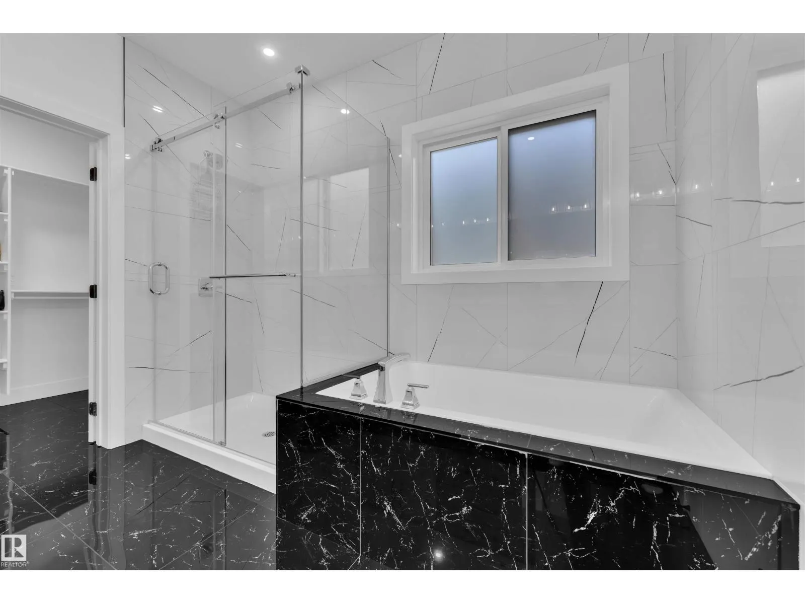 445 ROBERTS CR