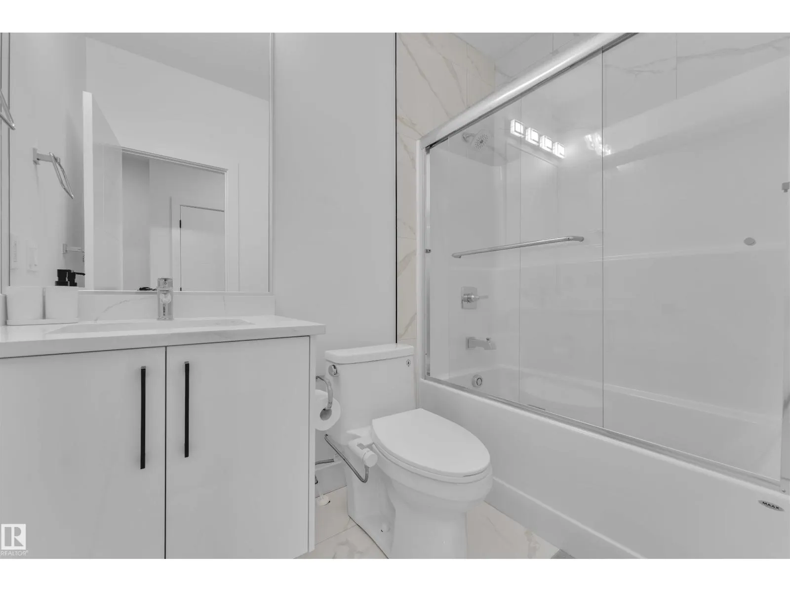 445 ROBERTS CR