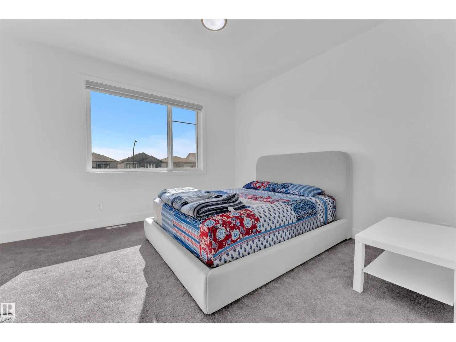 445 ROBERTS CR