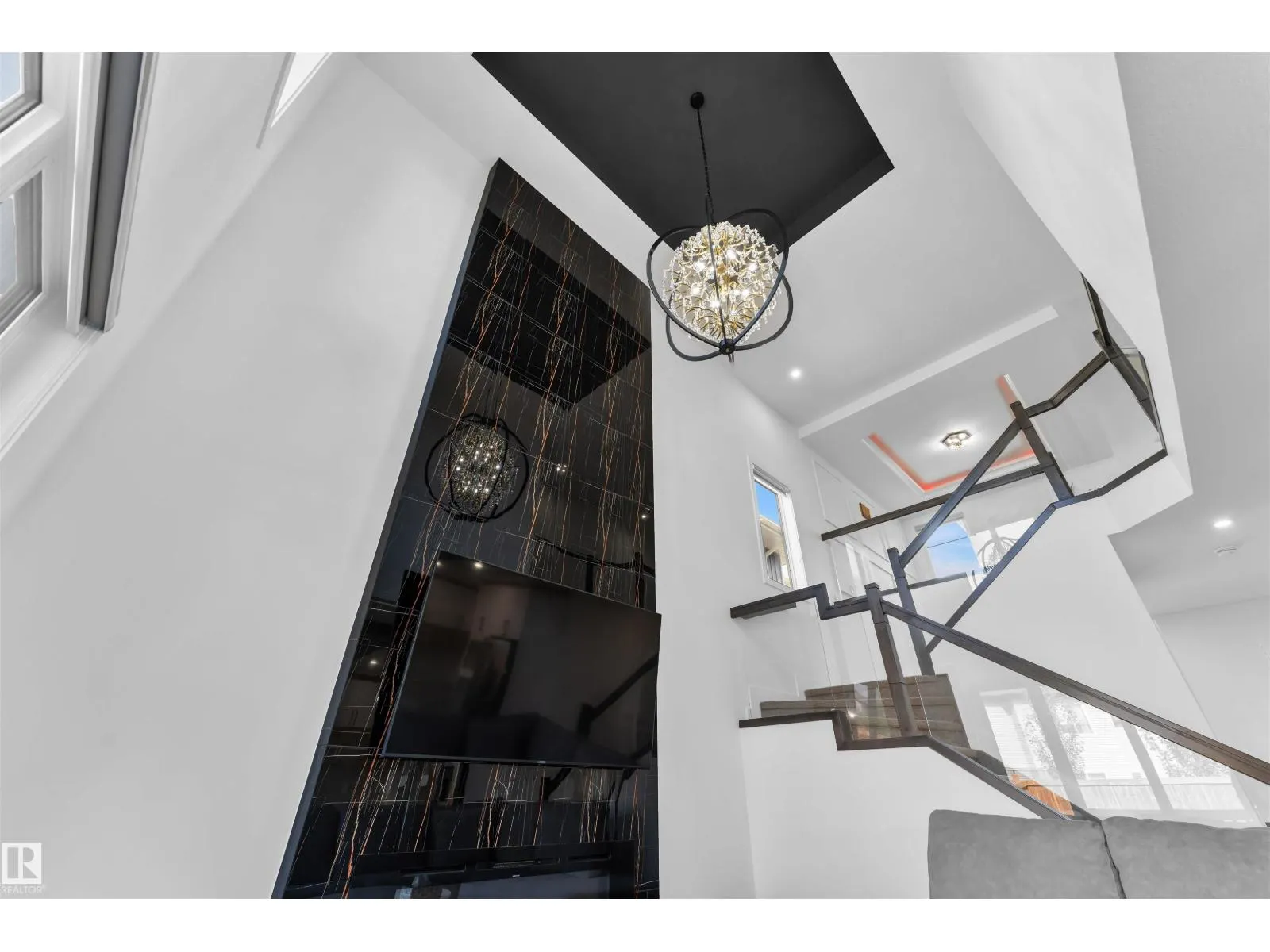 445 ROBERTS CR