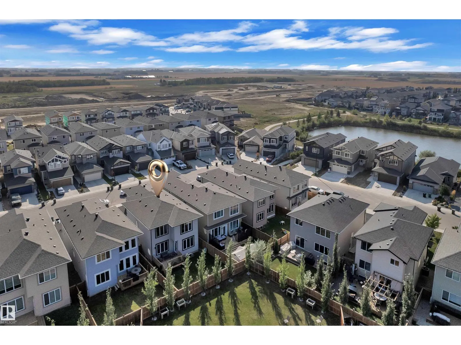 445 ROBERTS CR