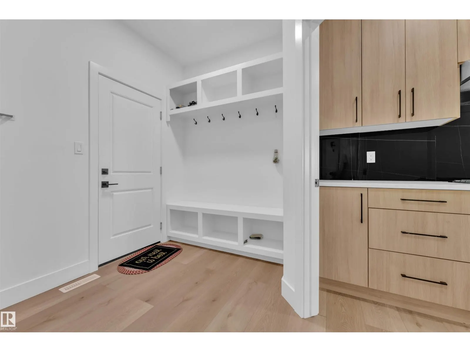 445 ROBERTS CR