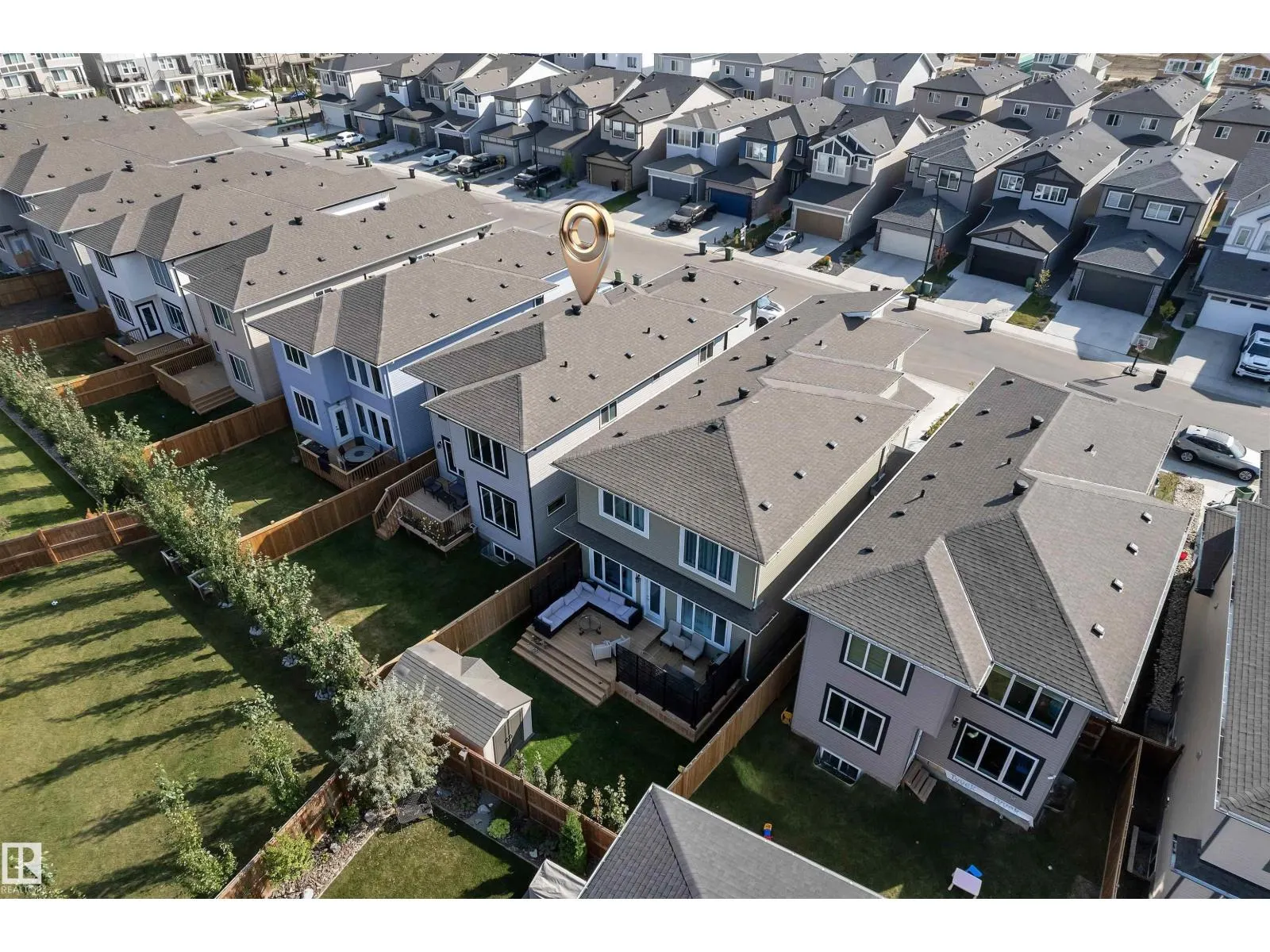 445 ROBERTS CR