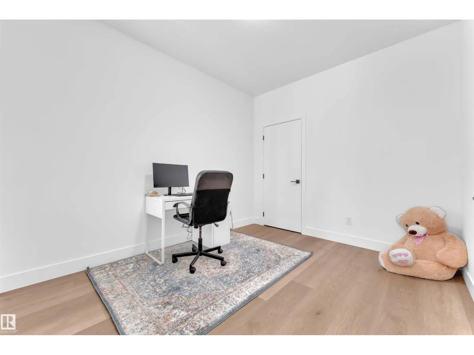 445 ROBERTS CR