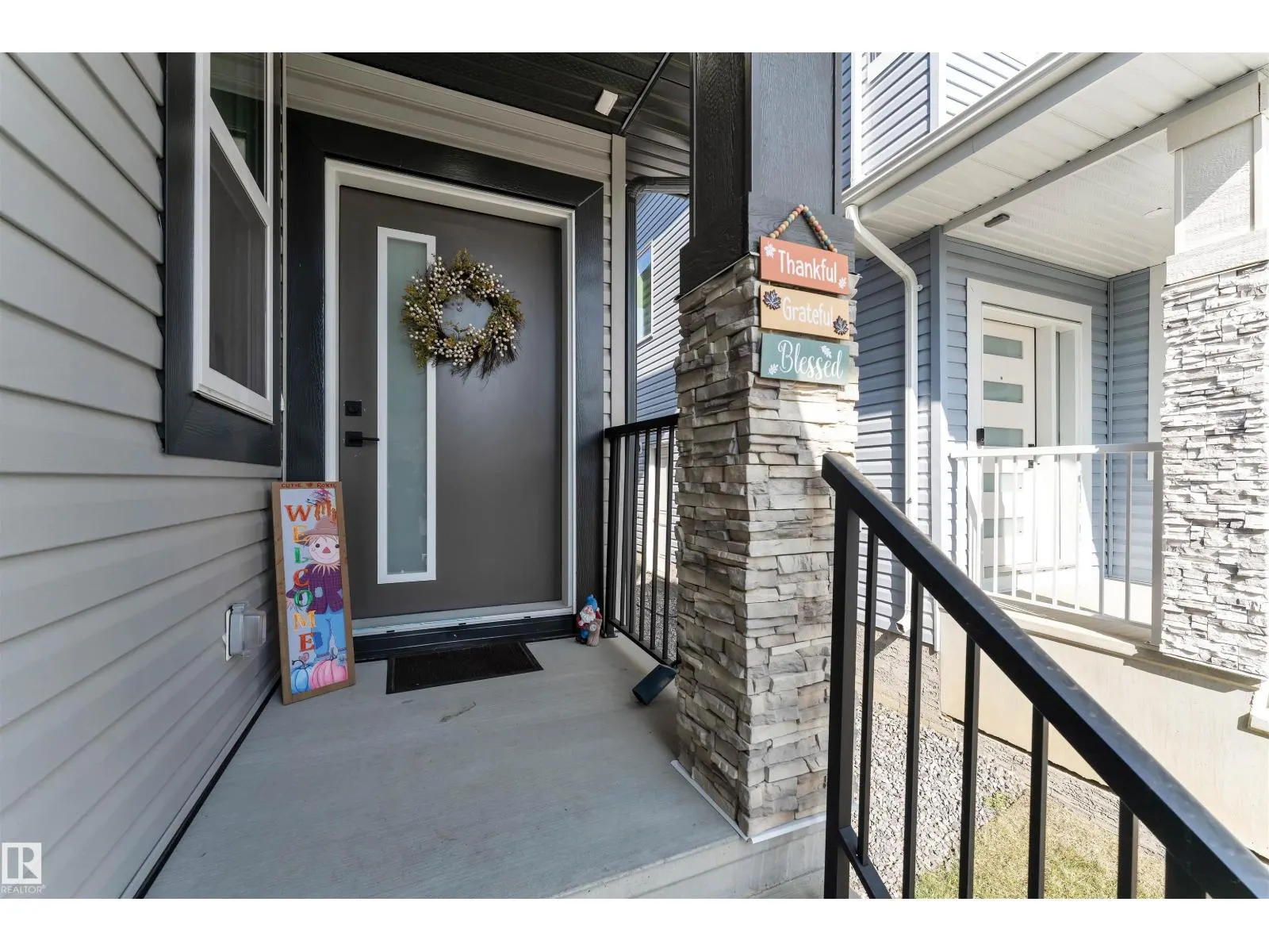445 ROBERTS CR